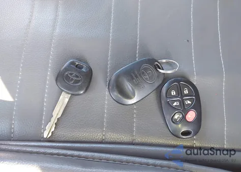 2008 Toyota Sienna Xle из США, поврежденный, VIN 5TDZK22C88S111800